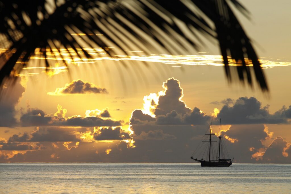 Bateau en mer Eden Island aux Seychelles