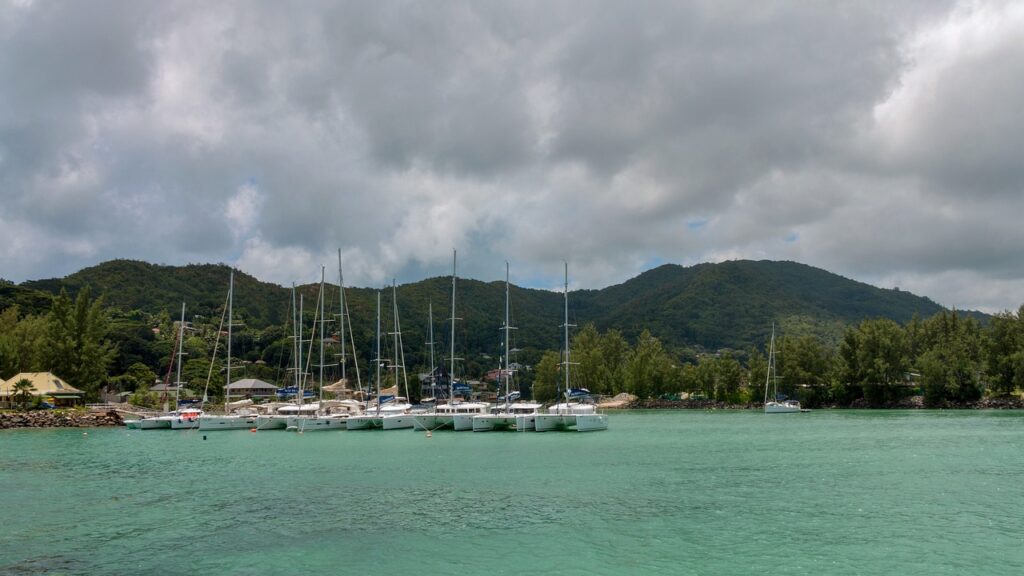 Port de Praslin aux Seychelles